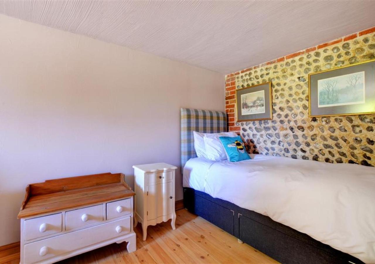Hawthorne And Rainbow Cottage Roughton  Ngoại thất bức ảnh