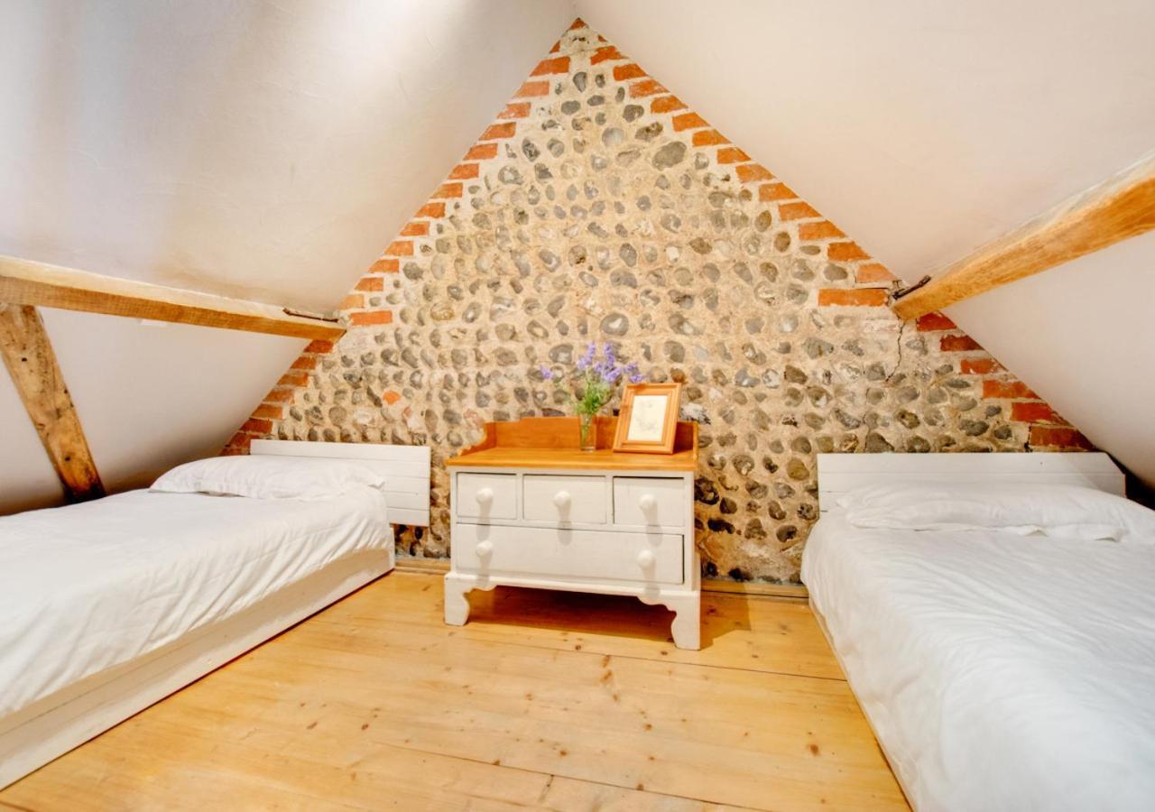 Hawthorne And Rainbow Cottage Roughton  Ngoại thất bức ảnh